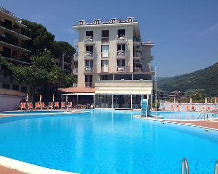 Hotel Paco Pietra Ligure Zewnętrze zdjęcie