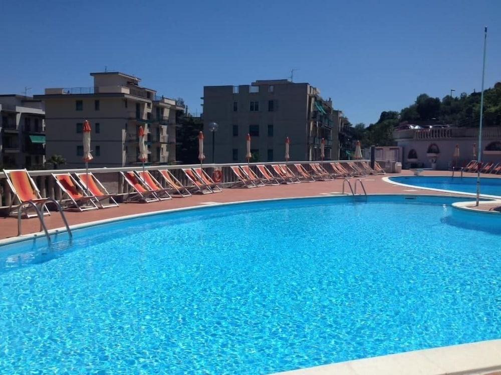 Hotel Paco Pietra Ligure Zewnętrze zdjęcie